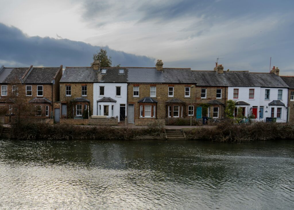 Riverside houses 