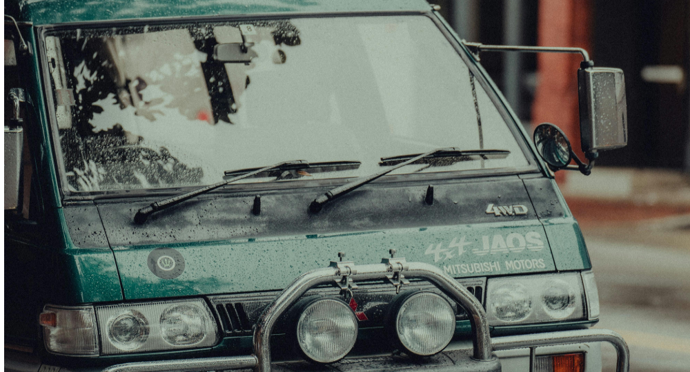 Mitsubishi Delica close up