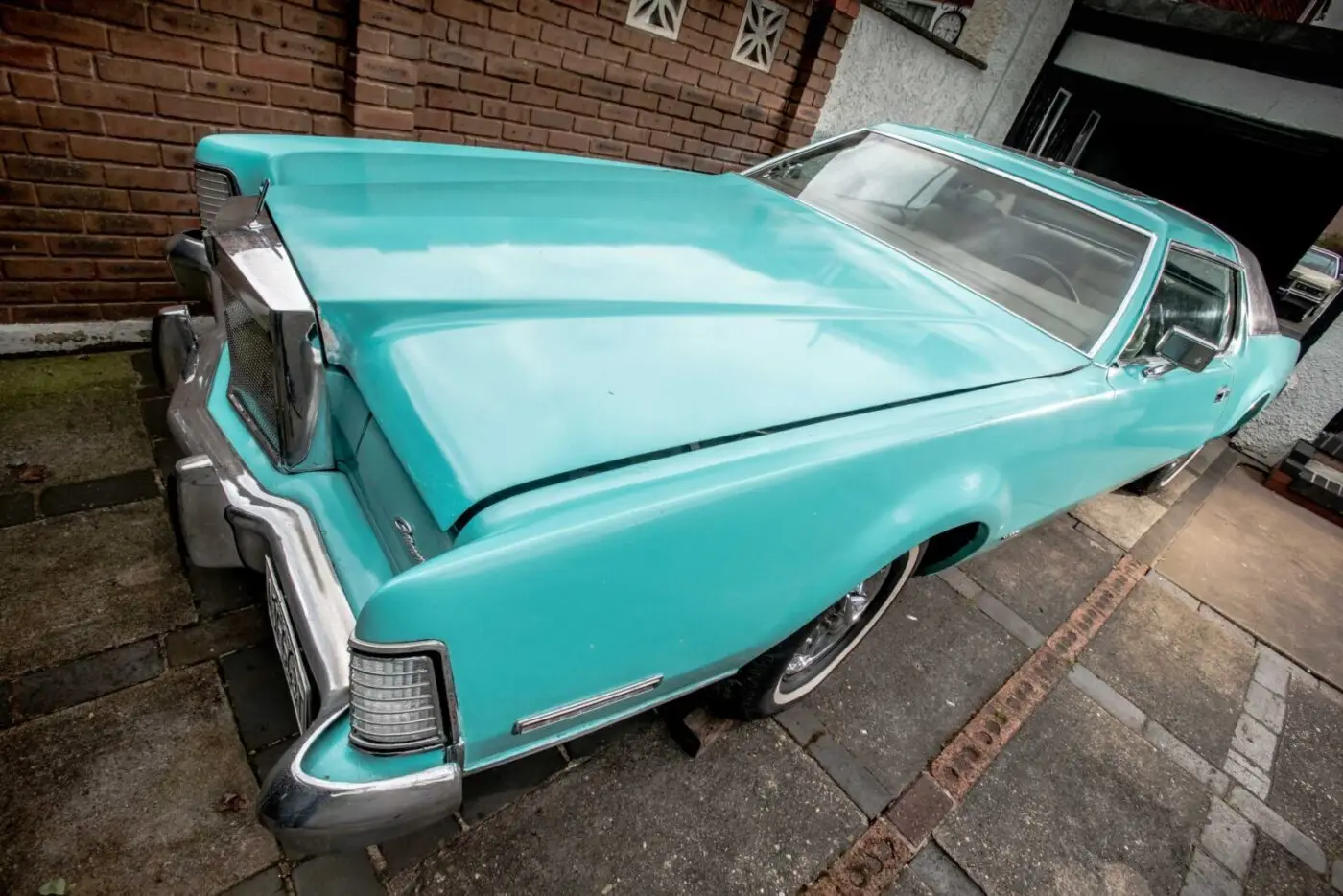 Lincoln Continental bonnet