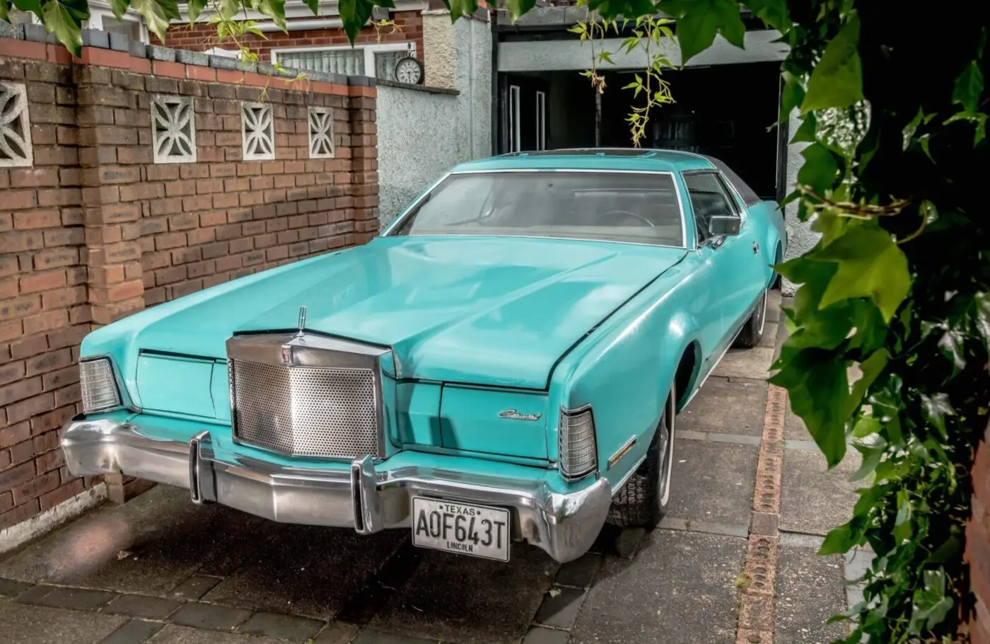 Lincoln Continental front